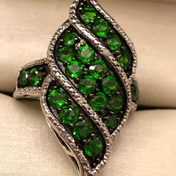 Sterling Silver Lab Created Crome Diopside Ring - Picture 1 of 8